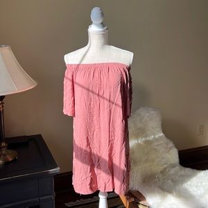Forever 21, light weight summery dress, can be worn on or off shoulder!